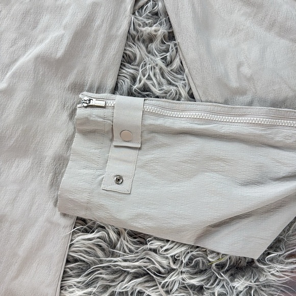 Athleta Trekkie Belted Khaki Utility Hiking Pants, 10 - Picture 10 of 12
